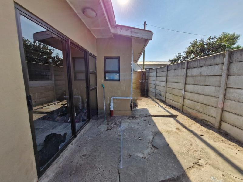3 Bedroom Property for Sale in Pacaltsdorp Western Cape